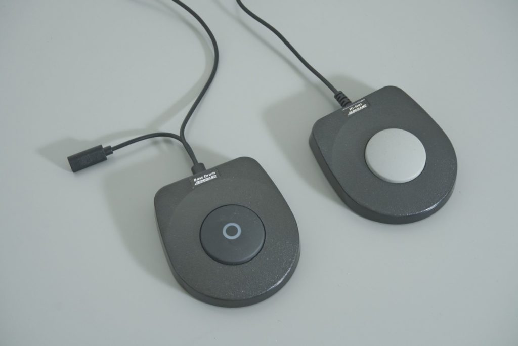 AeroBand PocketDrum 2 Plusの魅力をガチレビューします。MIDI入力もできる静音性ばっちりのエアドラム！