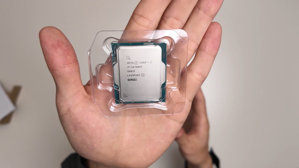 【自作PC】ただ白いPCがデスクにあったら嬉しいんだ。作ろうか、30万円で。(後半)