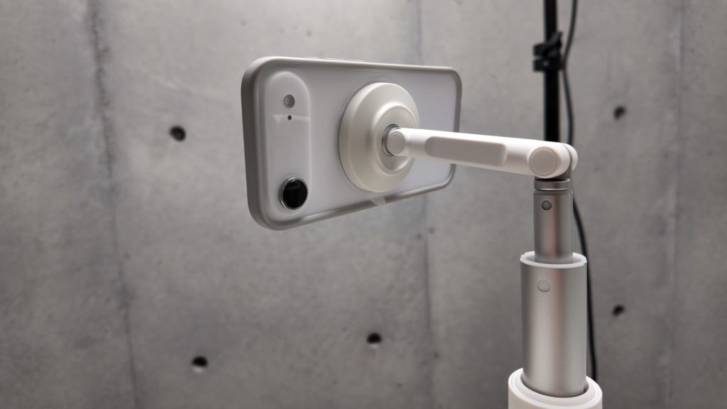 【KraftGeek】MagSafe三脚「JustTap」を徹底レビュー！片手で展開、置くだけ装着。これ、理想のスマホ三脚かもしれません【PR】