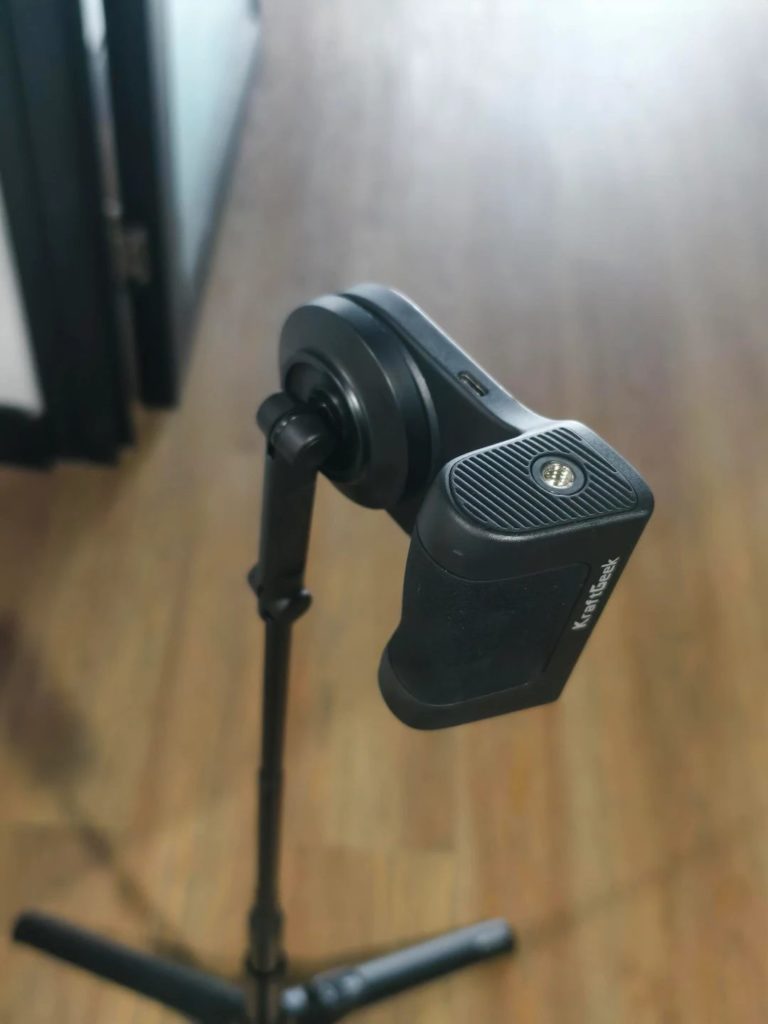 【KraftGeek】MagSafe三脚「JustTap」を徹底レビュー！片手で展開、置くだけ装着。これ、理想のスマホ三脚かもしれません【PR】